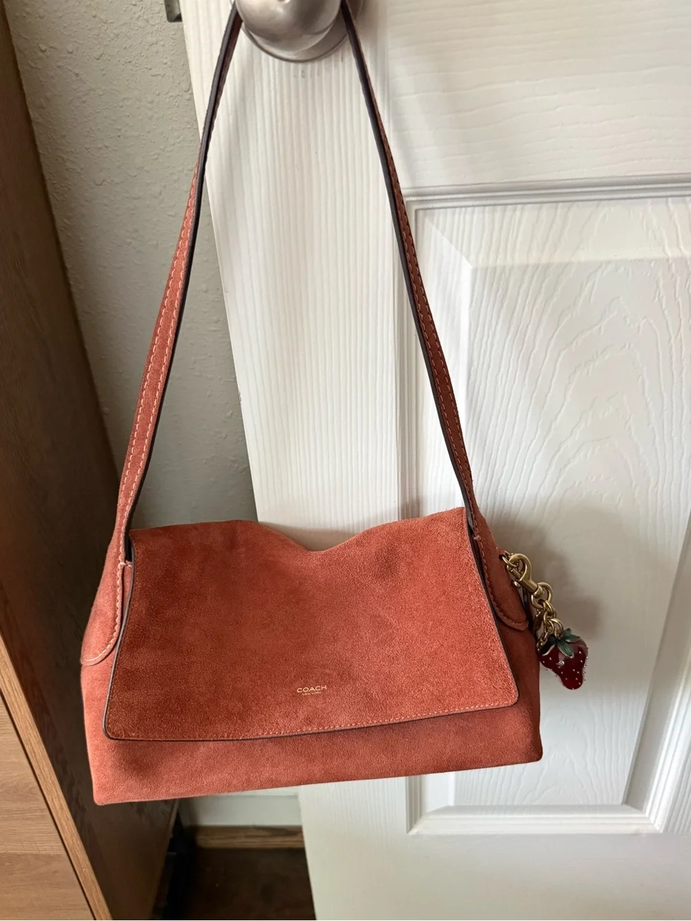 Coach Chelsea Shoulder Bag 30 in Clay/Brass and Coach Strawberry Bag Charm - Picture 5 of 7